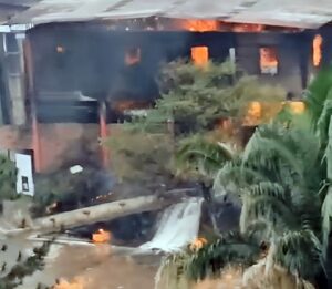 INCÊNDIO DEVASTA ENGENHO DA CACHAÇA TRIUNFO EM AREIA, PARAÍBA