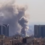 colunas-de-fumaca-sobem-apos-explosoes-registradas-em-teera-em-1o-de-marco-de-2026