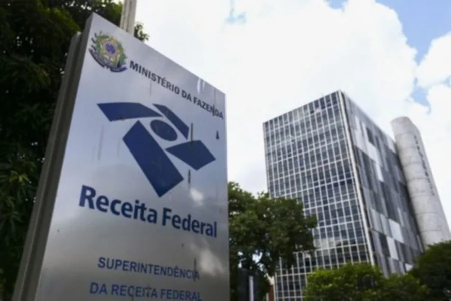 e064038a-frente-da-receita-federal-600x400-1