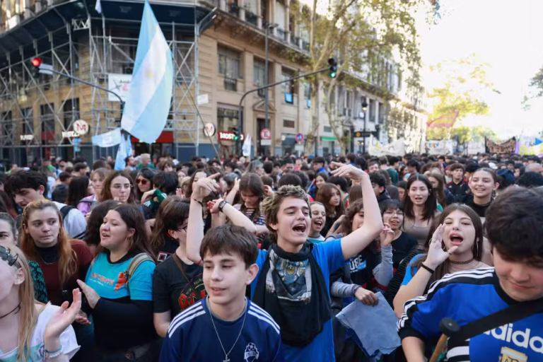 2026-05-12t194758z-2013005992-rc2v7lapupz7-rtrmadp-3-argentina-education-protest