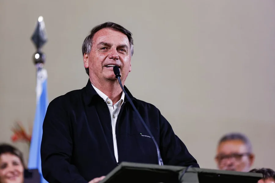 Ex-presidente-Jair-Bolsonaro-recebe-titulo-de-cidadao-luzianense-da-Camara-de-Vereadores-de-Luziania-11