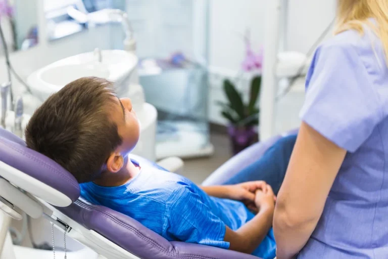 crianca-consultorio-dentista-metropoles