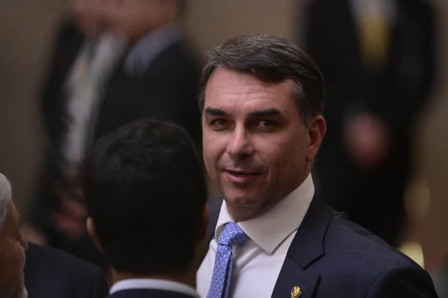 flavio-bolsonaro-1-scaled