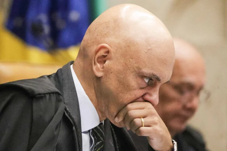 ministro-alexandre-de-moraes-do-supremo-tribunal-federal-stf-no-plenario-do-stf-metropoles-3-scaled