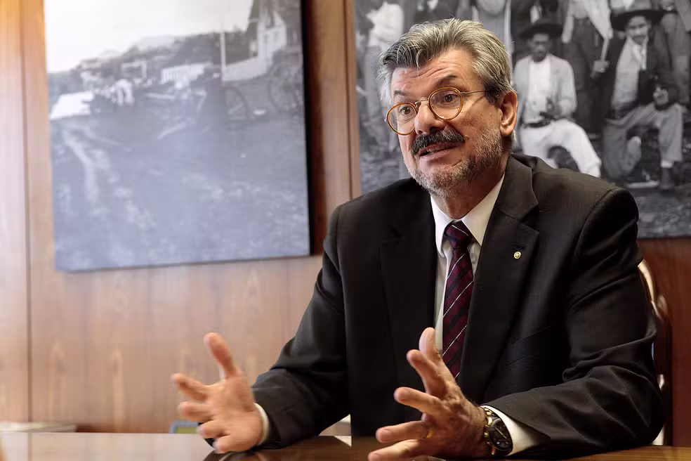 ministro-buzzi