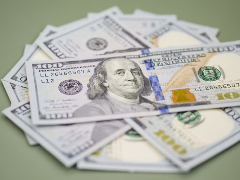 close-up-view-economy-money-concept (1)