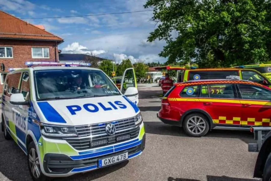 Ataque com espada em escola na Suécia deixa um morto e três feridos; suspeito é detido pela polícia 2 escola sueca ataque espada