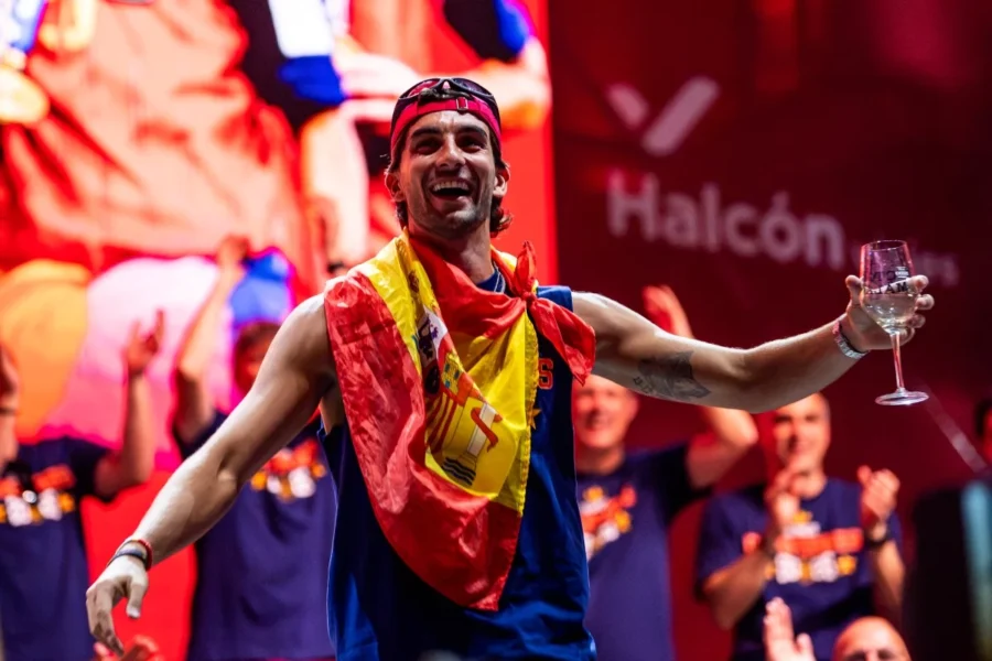 Herói da Espanha na Copa, Ferran Torres não se reapresenta ao Barcelona e fica perto do PSG 2 gettyimages 2287082061