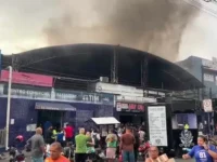 incendio atinge centro comercial de passagem em jo0022049200202608271707.jpg