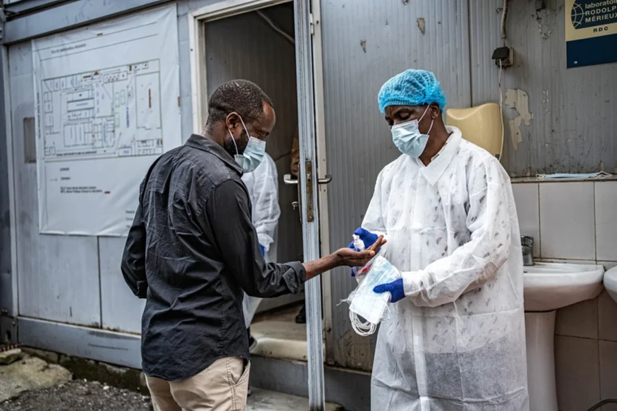 instituto nacional de pesquisa biomedica em goma na republica democratica do congo onde sao analisadas amostras de pessoas com suspeita de ebola msf368517