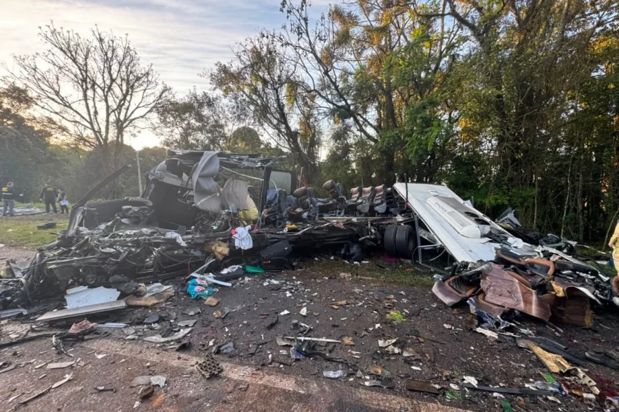 minionibus ficou destruido apos acidente