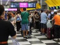 aeroporto lotado.jpg