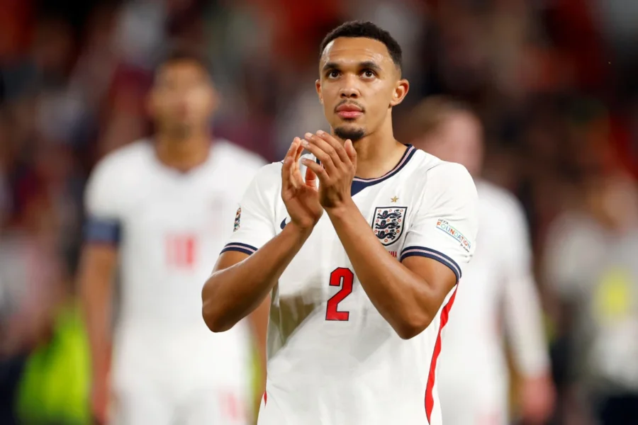 alexander arnold assistencia inglaterra