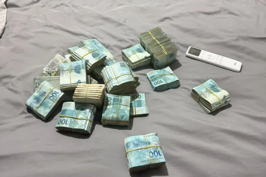 dinheiro apreendido operacao da pf zona de influencia.jpg