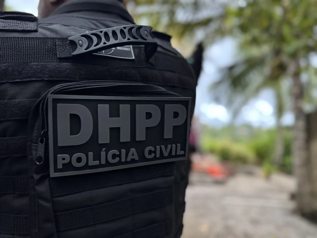 homem e preso suspeito de homicidio e tentativa de feminicidio em salvador