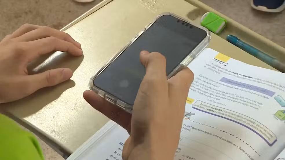 img celular escola 14 01 25.mp4 snapshot 00.01.900