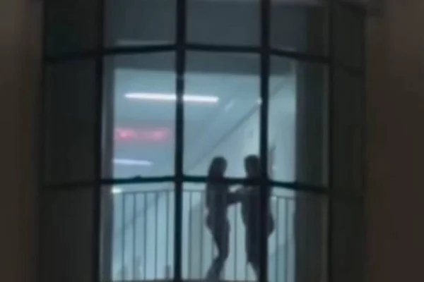 mae e filha viralizam ao dancarem juntas durante internacao em hospital