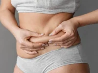 mulher com gordura localizada