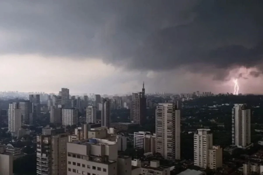 SP amanhece com alerta de perigo para tempestade nesta segunda 24