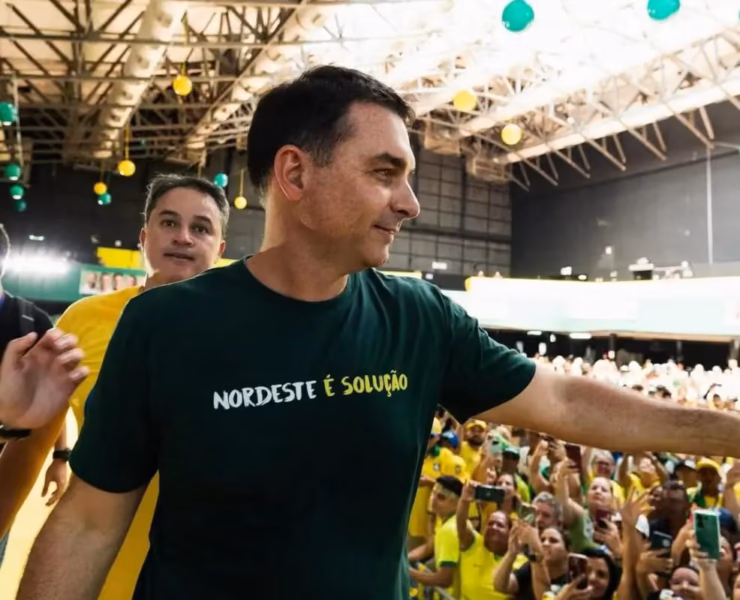 flavio bolsonaro oficializa candidatura