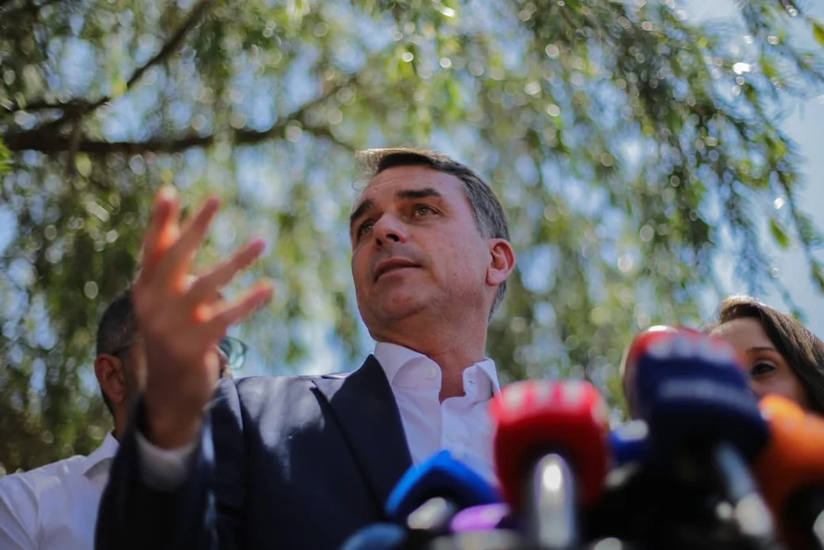flavio bolsonaro qg