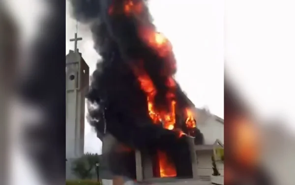 incendio destroi igreja matriz de treze de maio em santa catarina