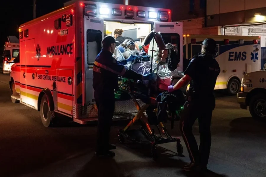 incendio em base militar deixa 7 mortos no canada